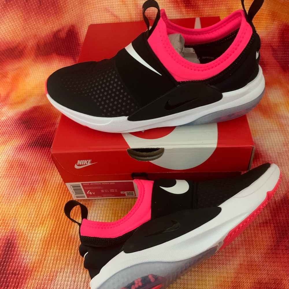 Nike Joyride *NEW with Tags!*